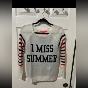 Adorable sweater with the words,I Miss Summer’stitched across the front.Size S
